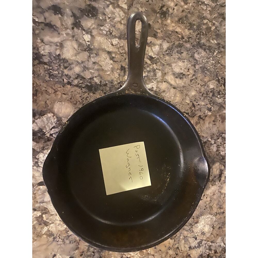 Vintage Unmarked Wagner Ware No. 6 Cast Iron 9 Inch Skillet Pour Spouts Seasoned